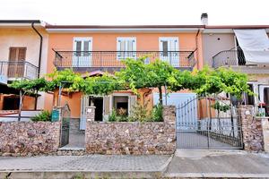 Villetta a schiera con ottime rifiniture
