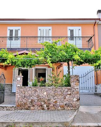 Villetta a schiera con ottime rifiniture