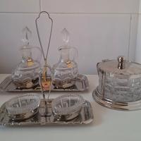 Set portacondimenti in cristallo.