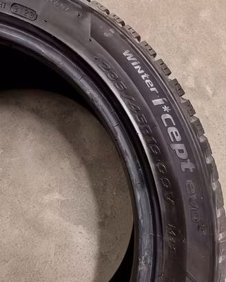 Gomme invernali Hankook winter i*cept 235 45 r19