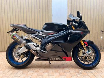 Aprilia rsv 1000r