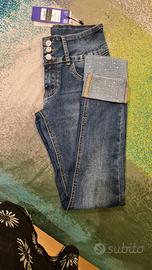 Gins nuovi con cartellino