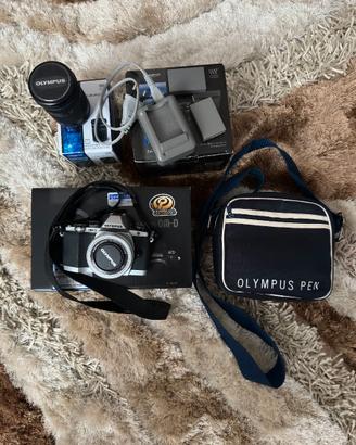 Olympus OM-D E-M10 + 2 obiettivi