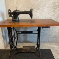 Macchina da cucire Singer a pedale originale 1936