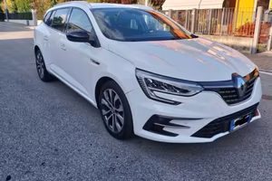 Renault megane sporter 1.5 diesel anno 2024