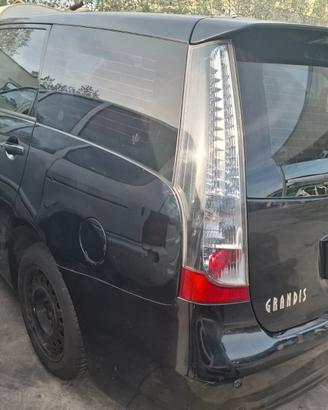 MITSUBISHI GRANDIS per ricambi usati