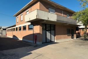 Capannone indipendente con uffici