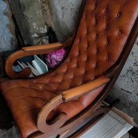 poltrona dondolo in pelle vintage 