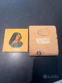 Mattonella devozionale con imballo e francobollo