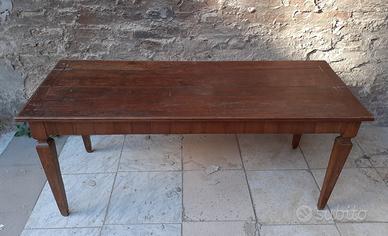 Tavolo basso in legno