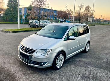 Volkswagen Touran Business 2.0 TDI 140 CV DSG High