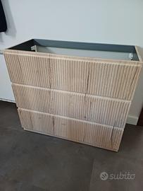 Mobile bagno a terra nuovo ancora imballato