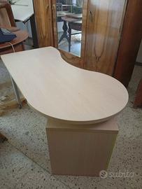 Scrivania con cassetti e letto singolo