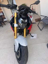 F900r