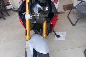 F900r