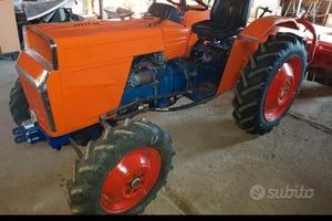 trattore agricolo