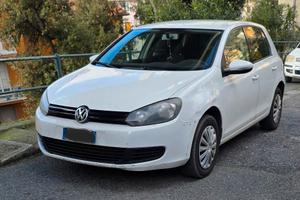 Volkswagen Golf 6 – 1.6 TDI – Novembre 2011
