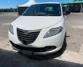 Lancia Y benzina metano 2015