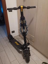 monopattino elettrico jeep 