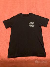 T-shirt Antisocial Club nera