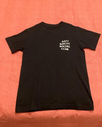 T-shirt Antisocial Club nera