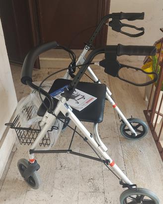 Deambulatore carrello anziani