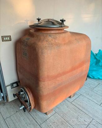 Contenitore in vetroresina + vasca in plastica 120