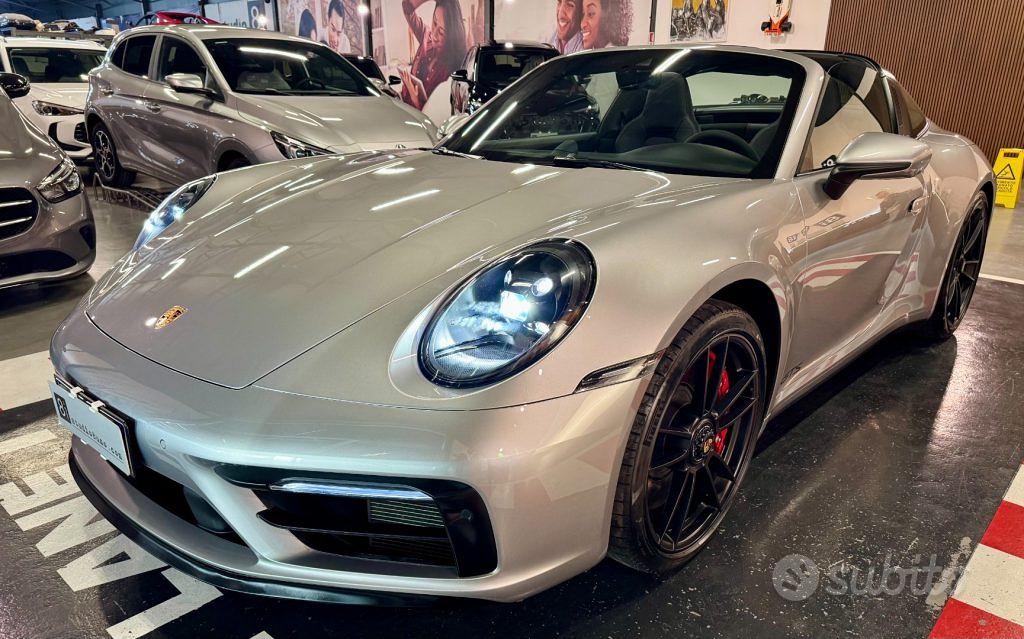 PORSCHE 911 (992)