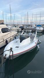 Gommone Honda 4XC H8 motorizzato Honda 250