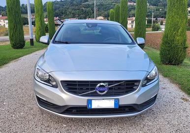 VOLVO V60 D3 KINETIC Business Plus 2018