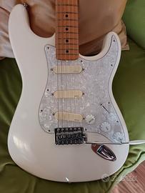 Fender stratocaster Messico + EMG
