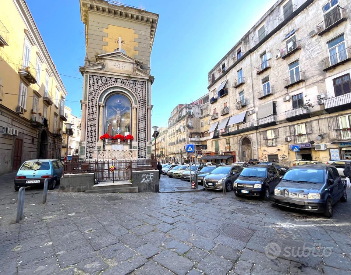 4 LOCALI A NAPOLI - Vista 2