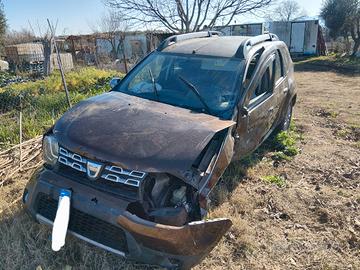 DUSTER GPL 2015 INCIDENTATA SOLO INTERA NO PEZZI