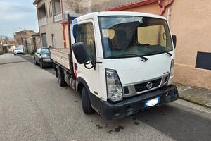 Nissan Cabstar NT400 Trilaterale 