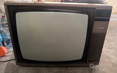 Grundig SuperColor TV a tubo catodico vintage