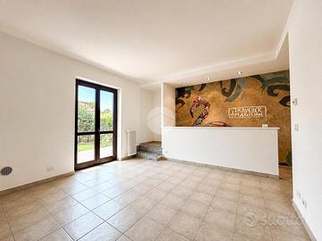 4 LOCALI A GIVOLETTO