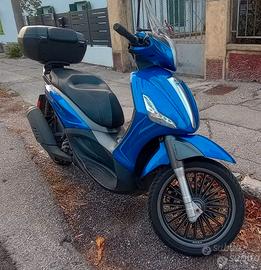 Beverly 300