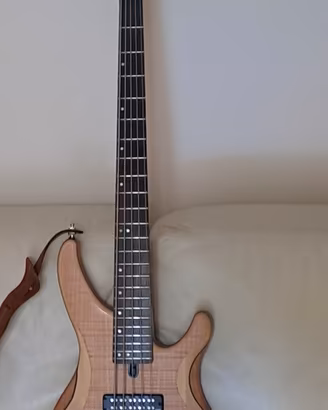 Basso elettrico Yamaha TRBX 605 FM