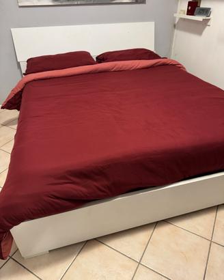 Letto matrimoniale con contenitore
