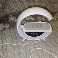 lampada al led con ricarica wireless integrato pra