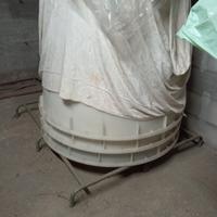 Contenitori di plastica  da  500 e 700 litri