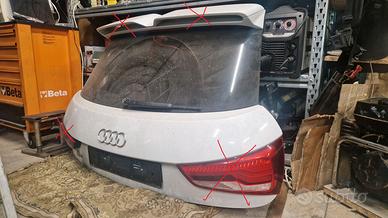 Baule Posteriore Audi A1 S1 NO FARI E SPOILER