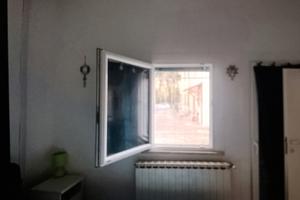 Bilocale, 4 posti letto, fronte pineta