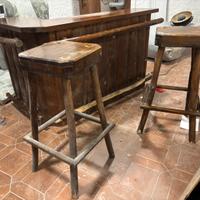 Mobile bar fatto a mano cin sgabelli