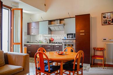 APPARTAMENTO CON AMPIE METRATURE A POCHI PASSI DAL