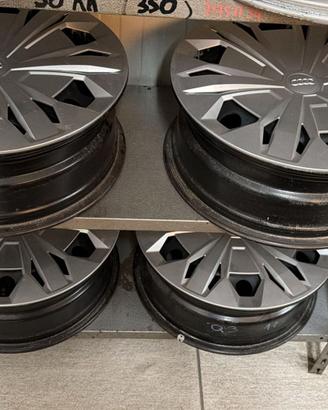 4 cerchi in ferro da 17'' con borchie Audi Q3