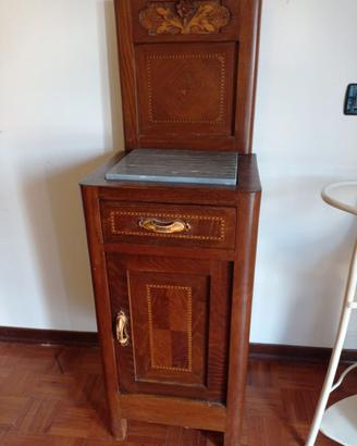 Coppia comodini stile liberty