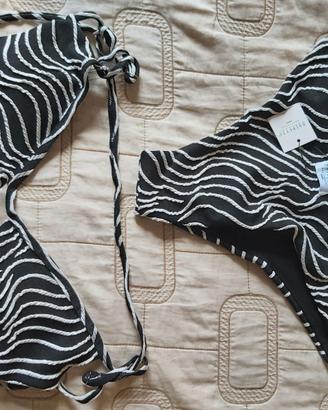 2 costumi da bagno e 1 sovracostume