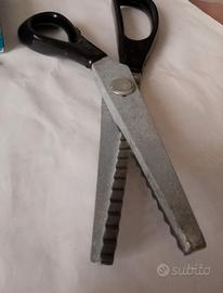 Forbici per sarta. Tagliacampioni. 