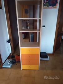 scrivania e libreria 